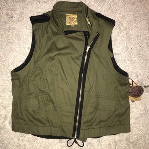 NWT Princess Vera Wang Army Green Utility Vest